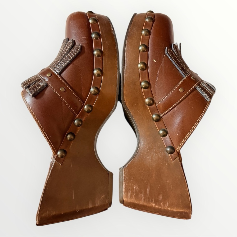 Vintage Mudd Brown Leather Mules with Gold Studs - Picture 6 of 7